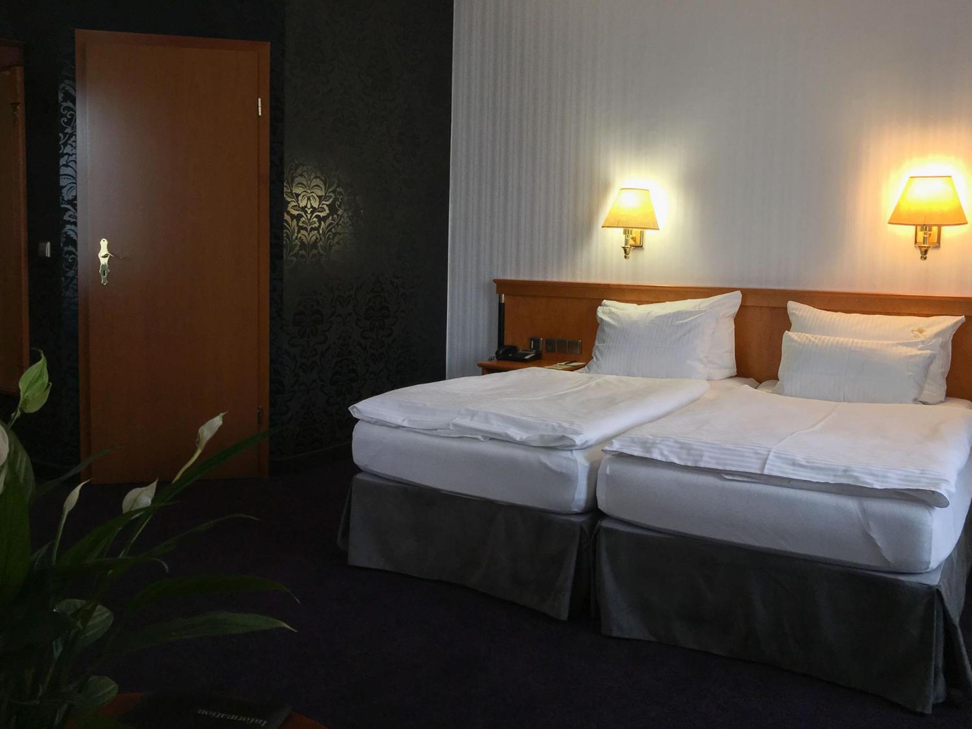 Hotel Germania Кохем Екстериор снимка