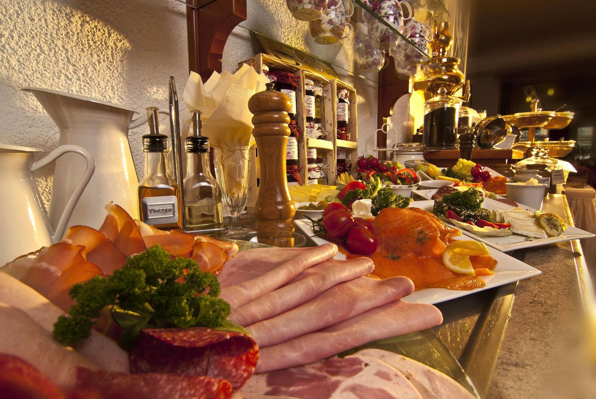 Hotel Germania Кохем Екстериор снимка